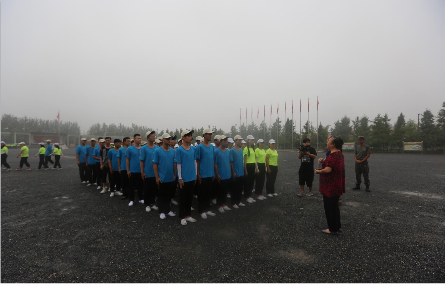 北京演艺专修学院领导及各系主任前往军训基地看望慰问新生 北京演艺专修学院领导及各系主任前往军训基地看望慰问新生