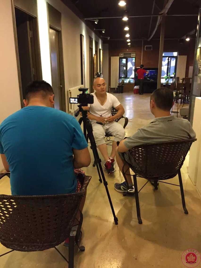 中央电视台为北京演艺专修学院 优秀毕业生余辛拍摄专题片 中央电视台为北京演艺专修学院 优秀毕业生余辛拍摄专题片