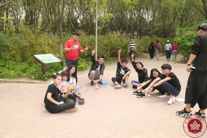 我院学生参加北京中医药大学组织的高校联谊定向越野活动 我院学生参加北京中医药大学组织的高校联谊定向越野活动