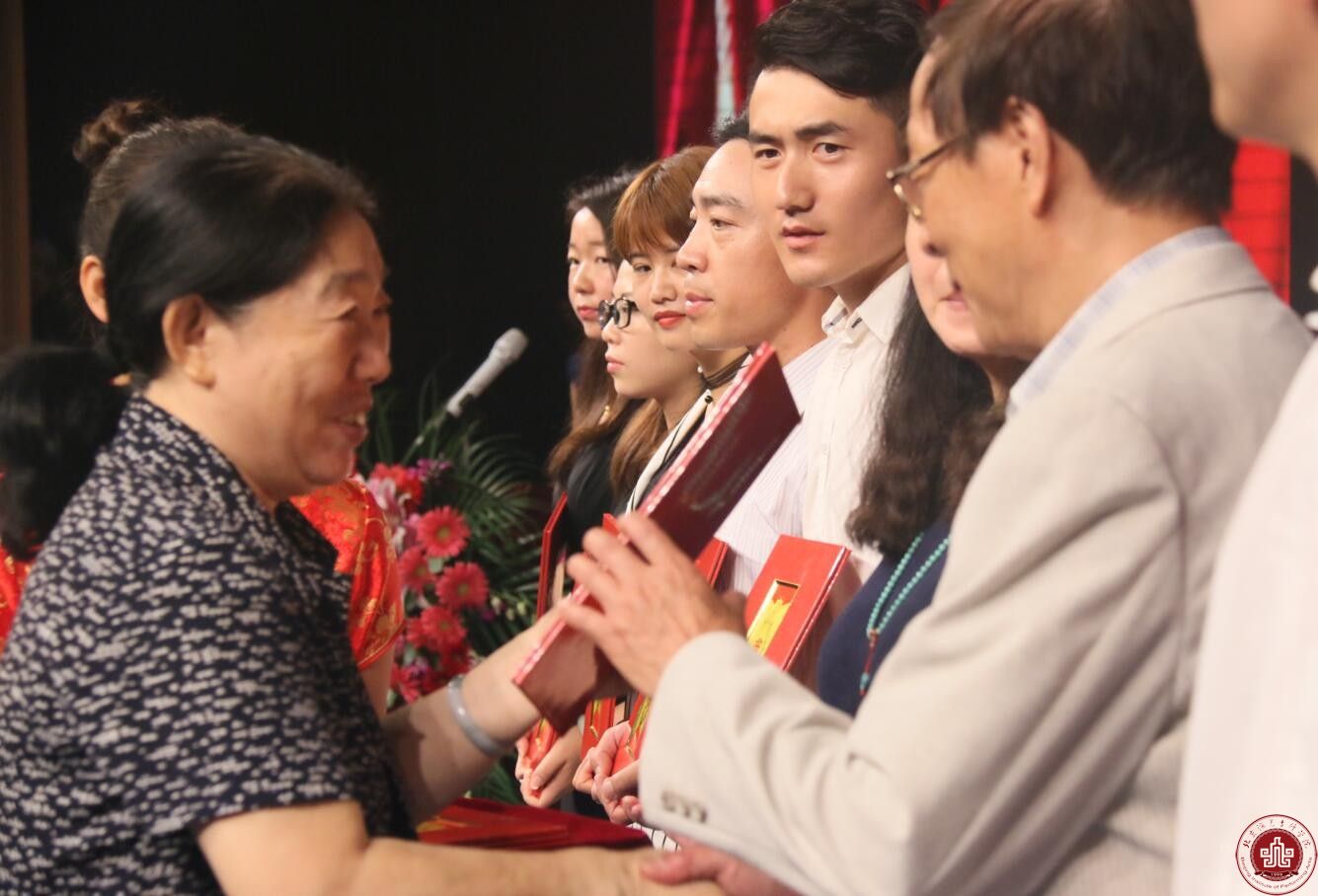 北京演艺专修学院隆重举行2017级新生开学典礼 北京演艺专修学院隆重举行2017级新生开学典礼