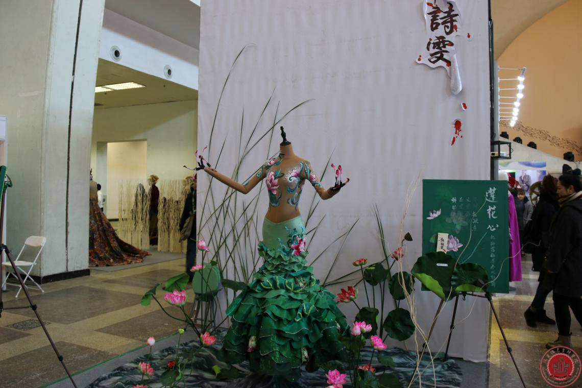 艺术设计系参观中国第三届舞台美术展 艺术设计系参观中国第三届舞台美术展