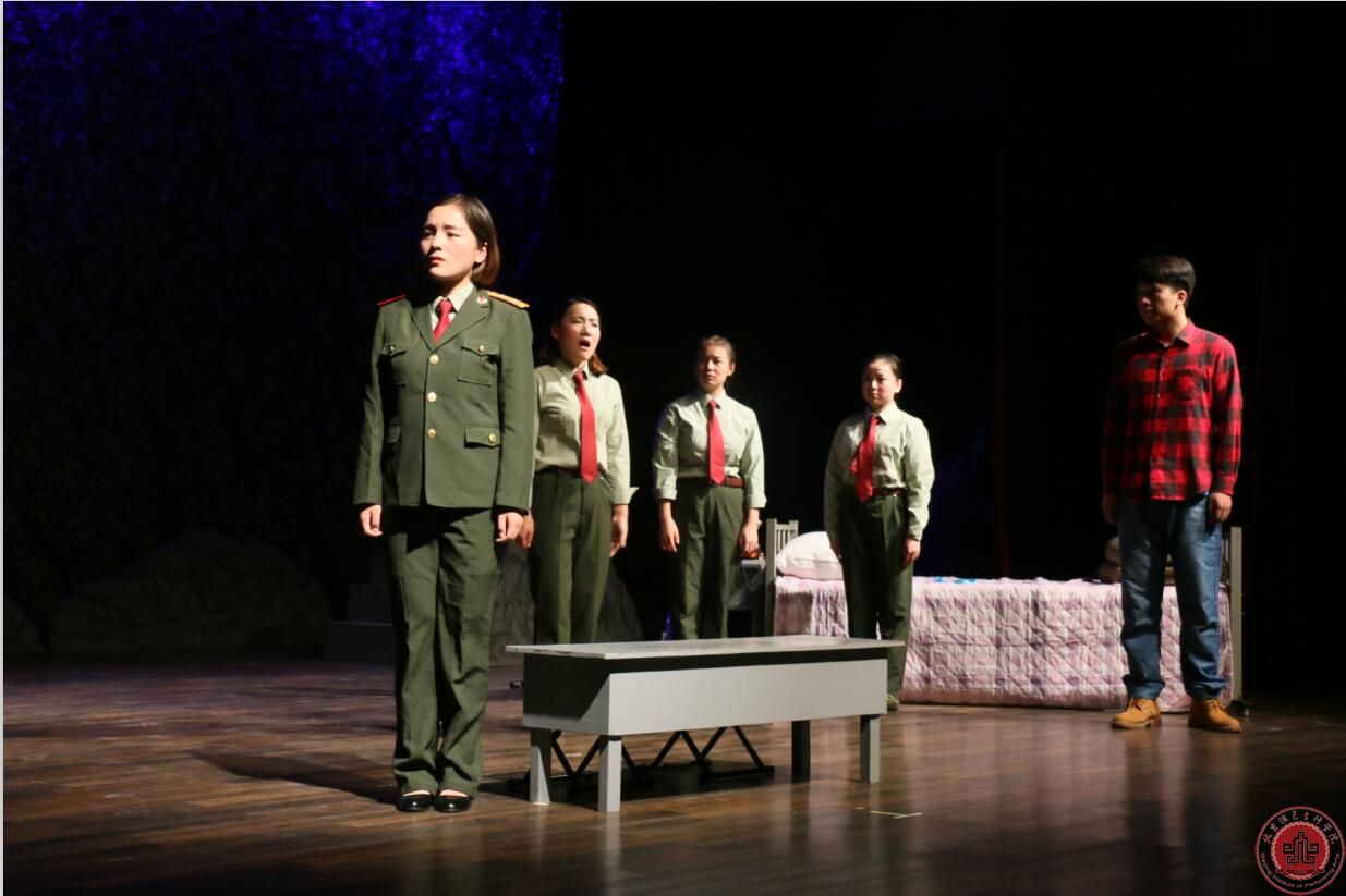 毕业大戏《女兵连来了个男家属》在实验剧场精彩上演 毕业大戏《女兵连来了个男家属》在实验剧场精彩上演