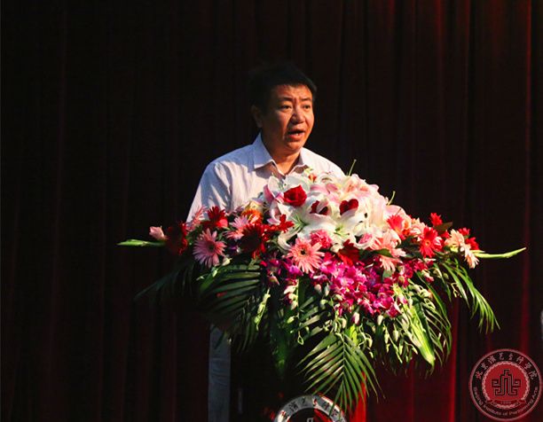 我院隆重举行2016届毕业生毕业典礼 我院隆重举行2016届毕业生毕业典礼