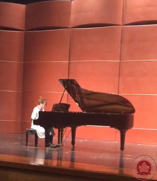 我院学子叶梦珊参加2016国际钢琴盛典选拔赛获奖 我院学子叶梦珊参加2016国际钢琴盛典选拔赛获奖