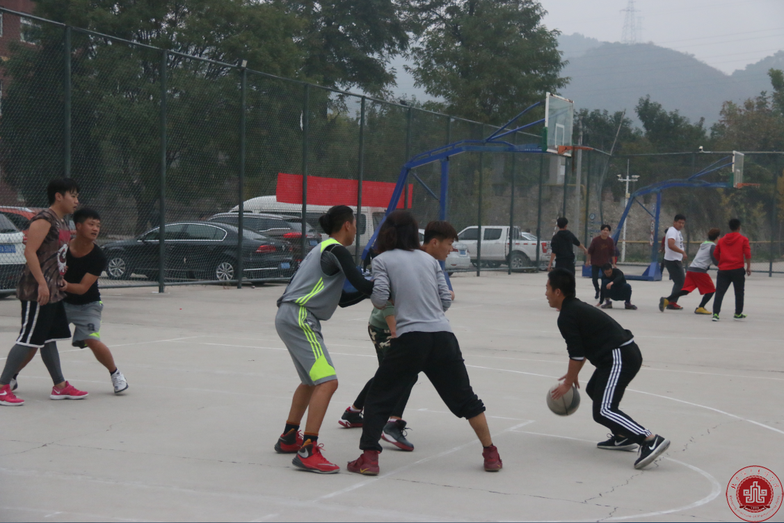 我院成功举办首届3V3学生篮球对抗赛 我院成功举办首届3V3学生篮球对抗赛
