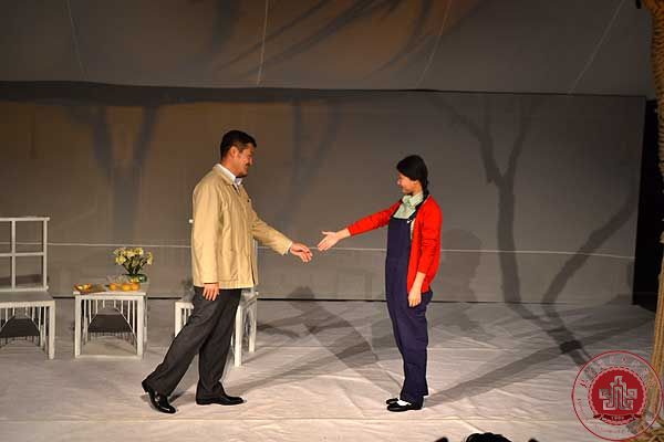 我院首任院长梁伯龙教授收山之作成功上演