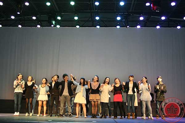 播音主持系教学成果汇报演出昨举行 播音主持系教学成果汇报演出昨举行