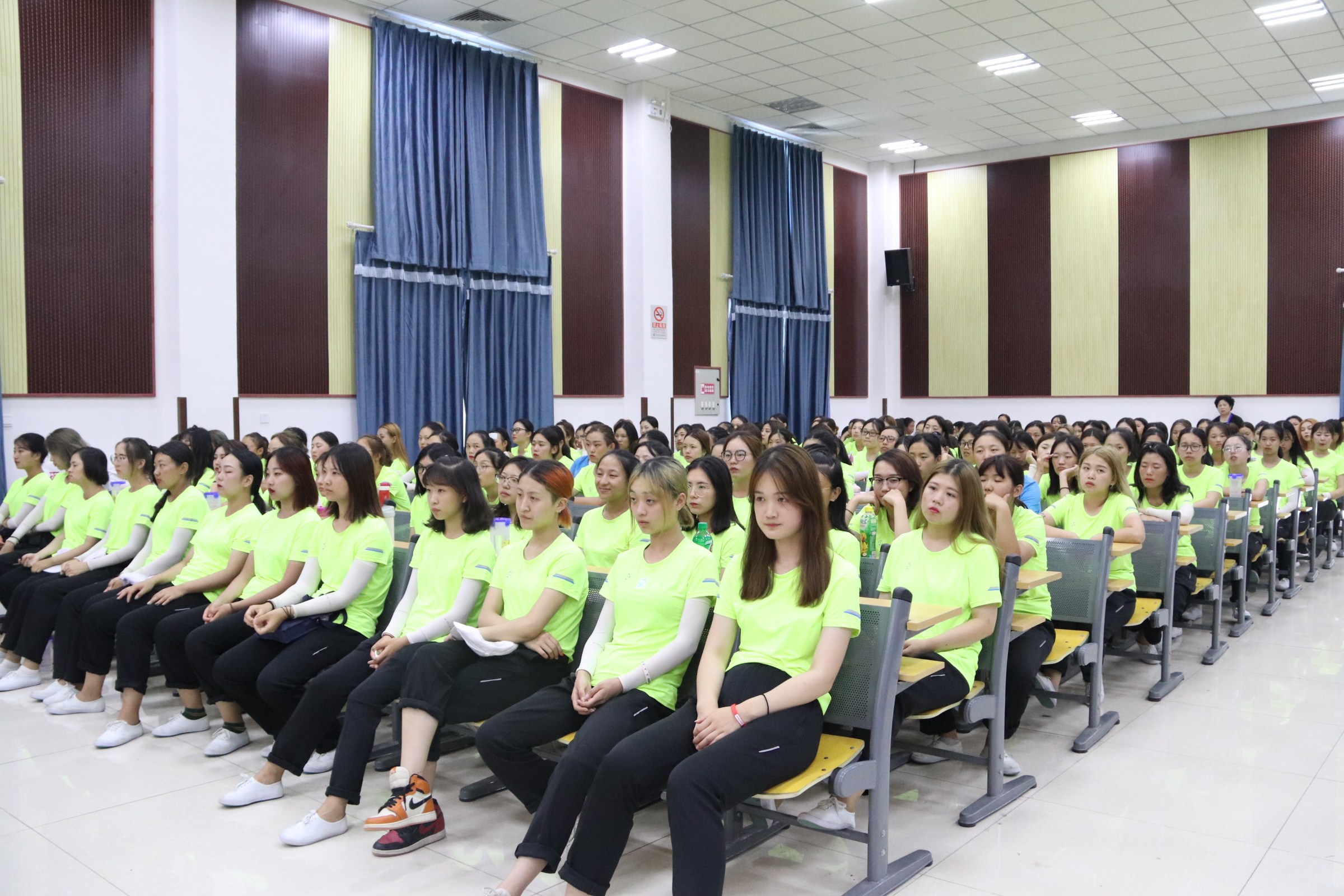 付林为北京演艺专修学院2018级新生分享音乐人生 付林为北京演艺专修学院2018级新生分享音乐人生