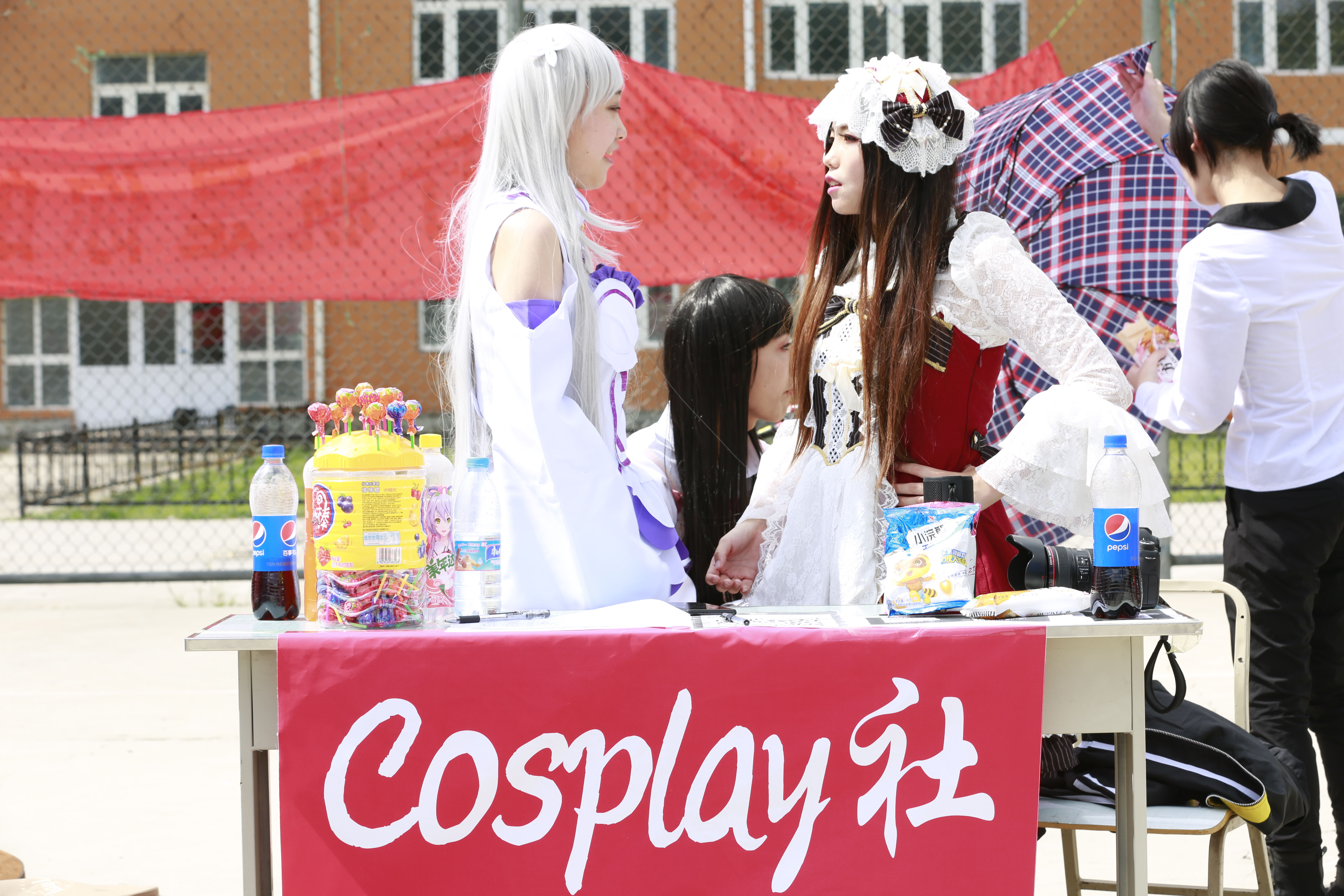 北京演艺专修学院各社团纳新现场火爆 北京演艺专修学院各社团纳新现场火爆