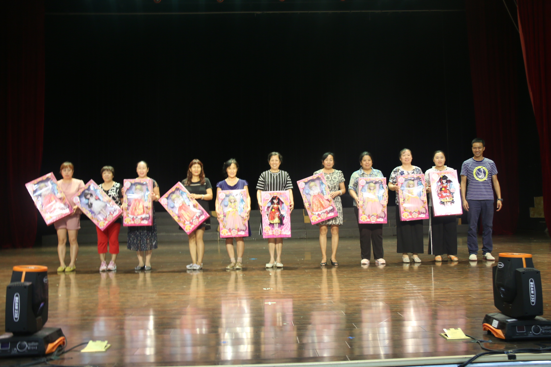 我院召开致28企业“未来之星”研修班保障人员表彰大会 我院召开致28企业“未来之星”研修班保障人员表彰大会