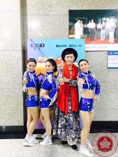 播音主持系学生王梓受邀参加央视《黄金100秒》节目录制