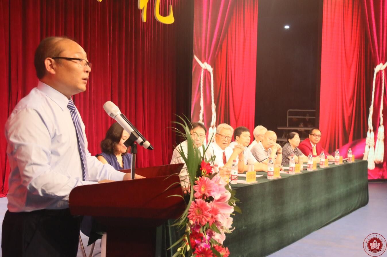 北京演艺专修学院隆重举行2017级新生开学典礼 北京演艺专修学院隆重举行2017级新生开学典礼