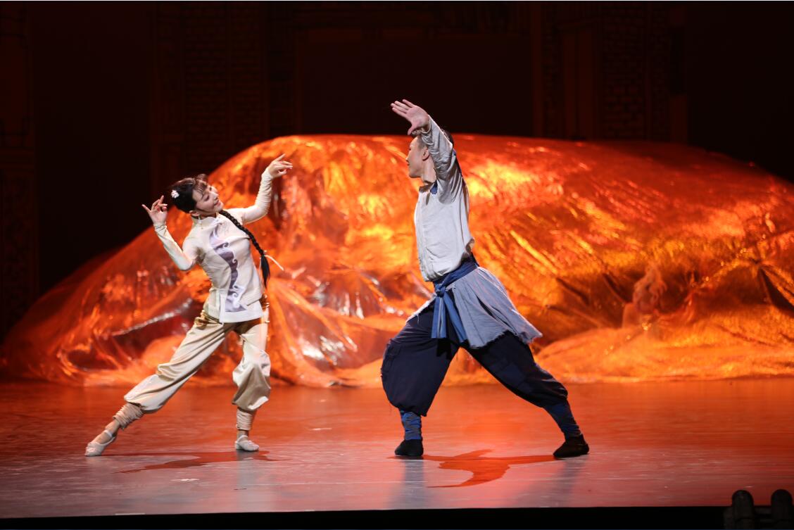 我院大型原创舞剧《金蝉塑与糖人宝》首演大获成功 我院大型原创舞剧《金蝉塑与糖人宝》首演大获成功