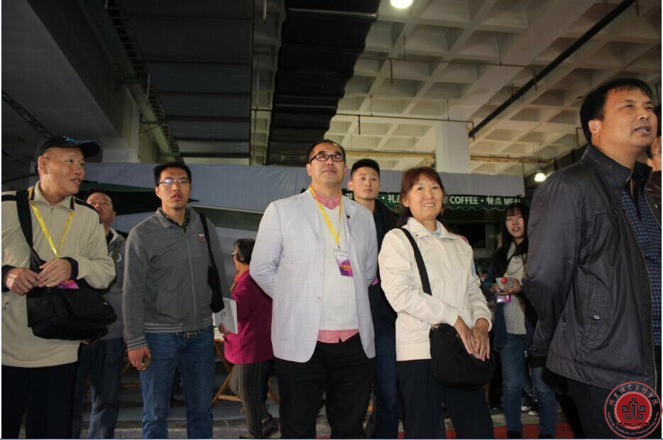 唐武主任携手文管众学子,共观文化创意产业博览会 唐武主任携手文管众学子,共观文化创意产业博览会