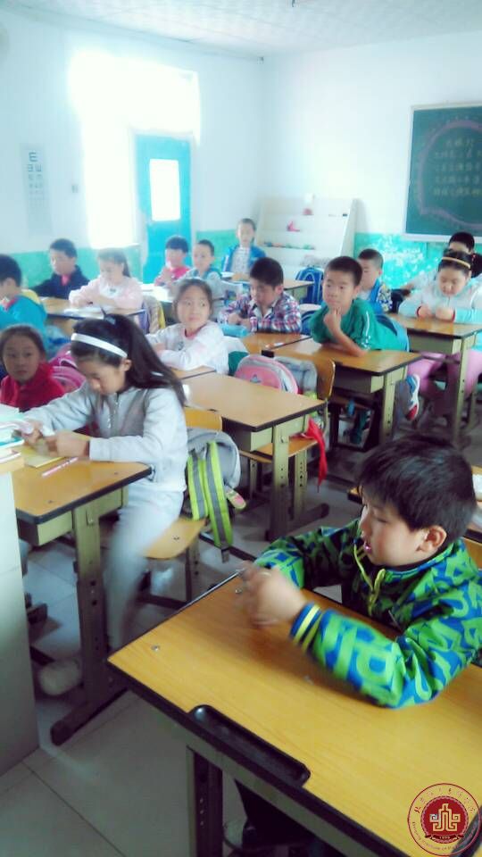 北京演艺专修学院新学期“红烛行动”正式开课