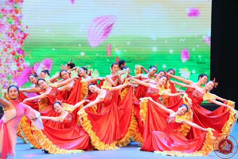 北京演艺专修学院隆重举行2017届毕业典礼