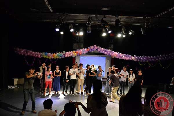 影视编导系与美术系携手欢庆中秋