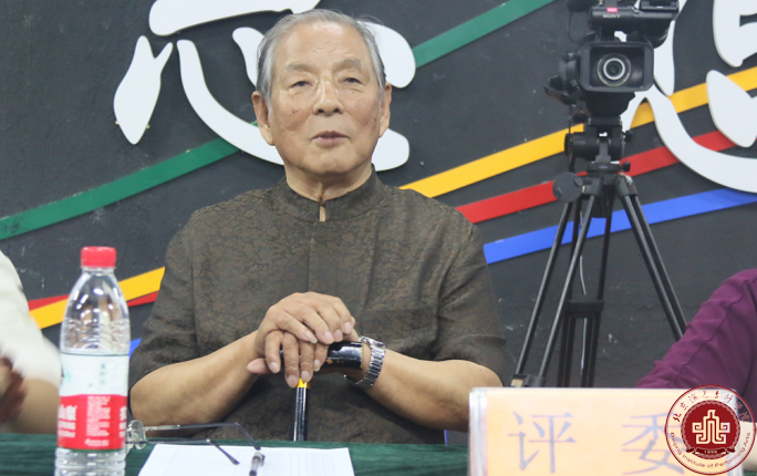 王振江、邓璿教授为2017级播音主持专业学生做专业测试 王振江、邓璿教授为2017级播音主持专业学生做专业测试