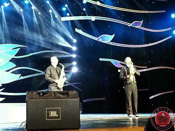 张佳男老师荣获“中俄青年交流公益使者”称号 张佳男老师荣获“中俄青年交流公益使者”称号