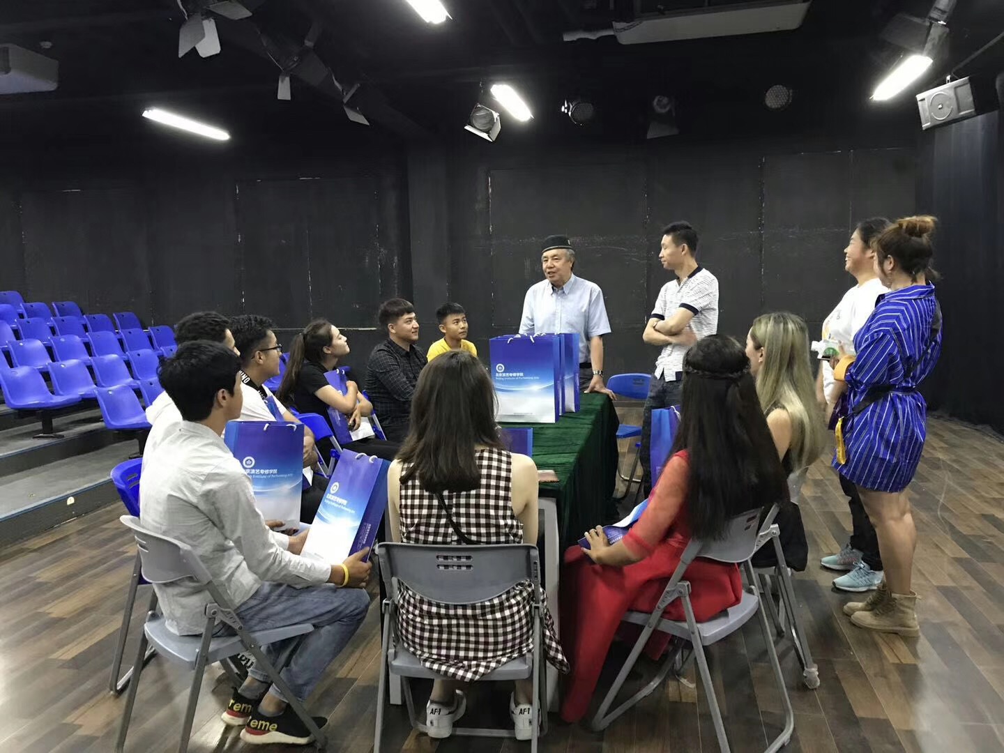 我院各院系师生与18级新疆少数民族学生欢度古尔邦节 我院各院系师生与18级新疆少数民族学生欢度古尔邦节