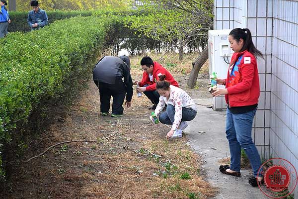 播音主持系开展禁烟签名活动