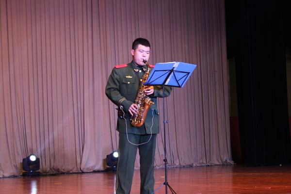 参加公安部“十佳退伍老兵”颁奖典礼晚会 参加公安部“十佳退伍老兵”颁奖典礼晚会