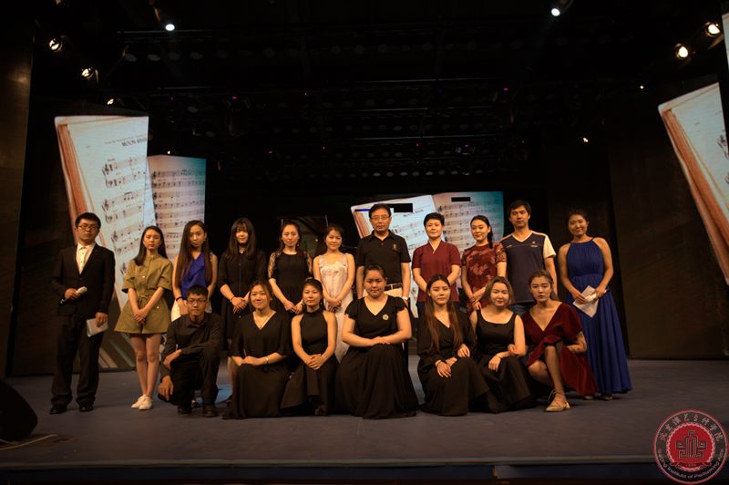 北京演艺专修学院第八届钢琴、声乐才艺大赛完满落幕 北京演艺专修学院第八届钢琴、声乐才艺大赛完满落幕