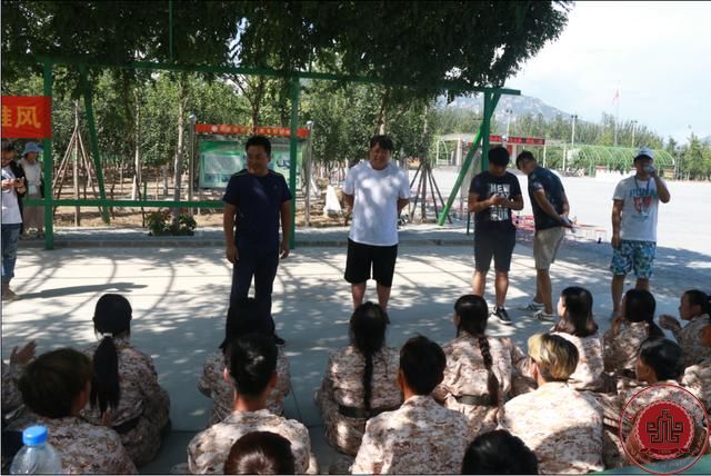 校领导看望慰问2017级军训师生 校领导看望慰问2017级军训师生