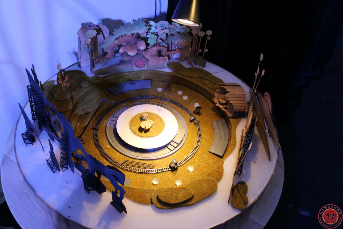 艺术设计系参观中国第三届舞台美术展 艺术设计系参观中国第三届舞台美术展