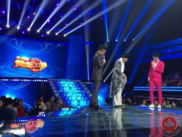 播音主持系学生王梓受邀参加央视《黄金100秒》节目录制