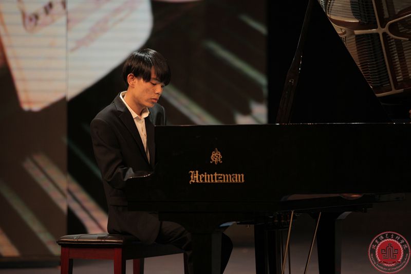 北京演艺专修学院第八届钢琴、声乐才艺大赛完满落幕 北京演艺专修学院第八届钢琴、声乐才艺大赛完满落幕