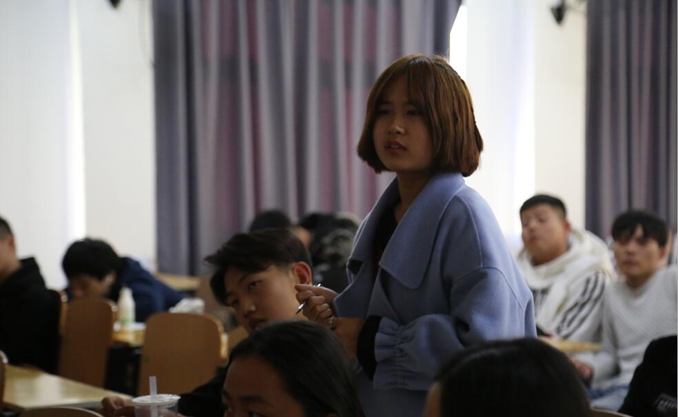 影像品牌设计师陈大公教授在我院举办讲座 影像品牌设计师陈大公教授在我院举办讲座