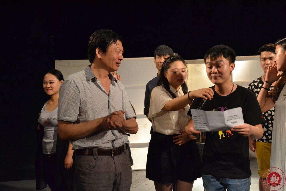 2014级表演系6班汇报演出感动落幕 2014级表演系6班汇报演出感动落幕