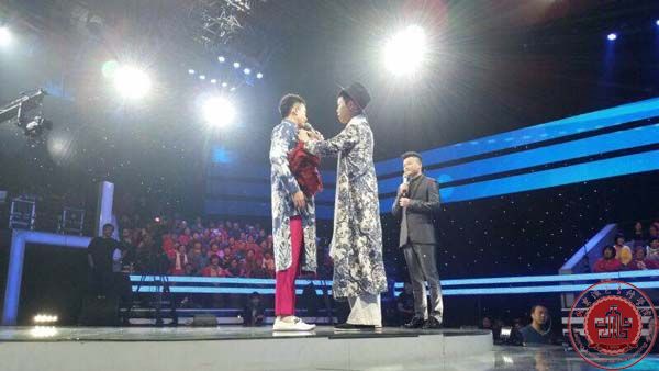 播音主持系学生王梓受邀参加央视《黄金100秒》节目录制