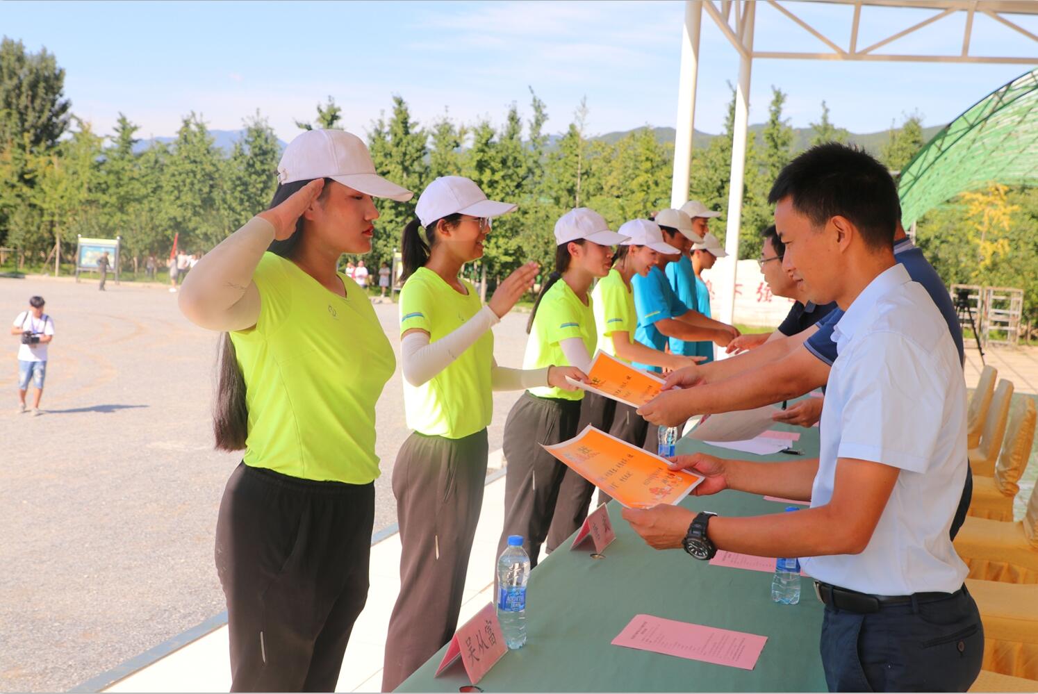 北京演艺专修学院2018级新生军训闭营仪式圆满结束 北京演艺专修学院2018级新生军训闭营仪式圆满结束
