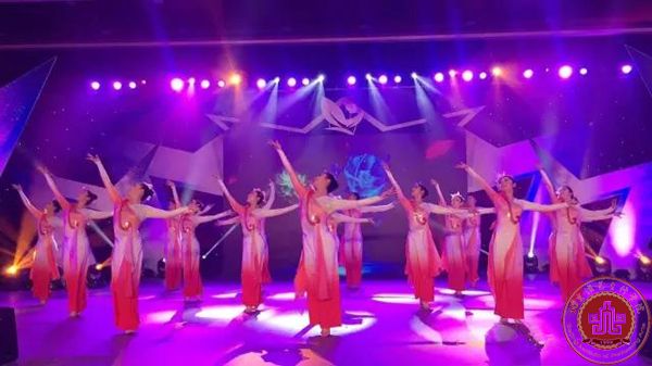 我院舞蹈系学生参加北京首届全民时尚舞蹈大赛喜获佳绩