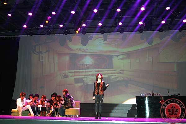 全院师生新年前夕共聚一堂 观看原创音乐剧《K歌之后》 全院师生新年前夕共聚一堂 观看原创音乐剧《K歌之后》