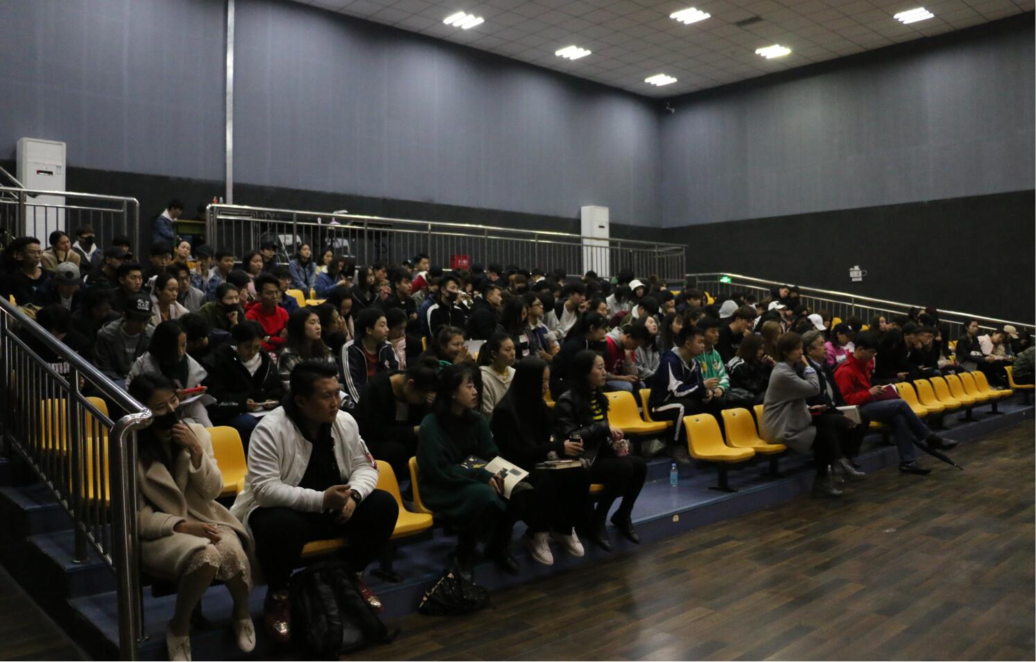 国家一级导演周寰来我院开办讲座 国家一级导演周寰来我院开办讲座