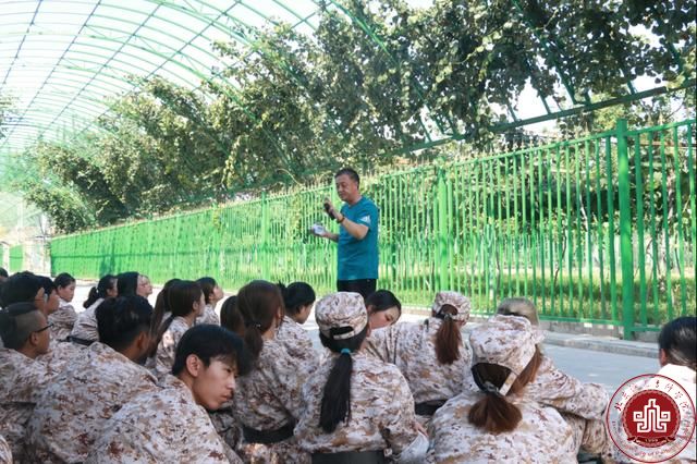 校领导看望慰问2017级军训师生 校领导看望慰问2017级军训师生