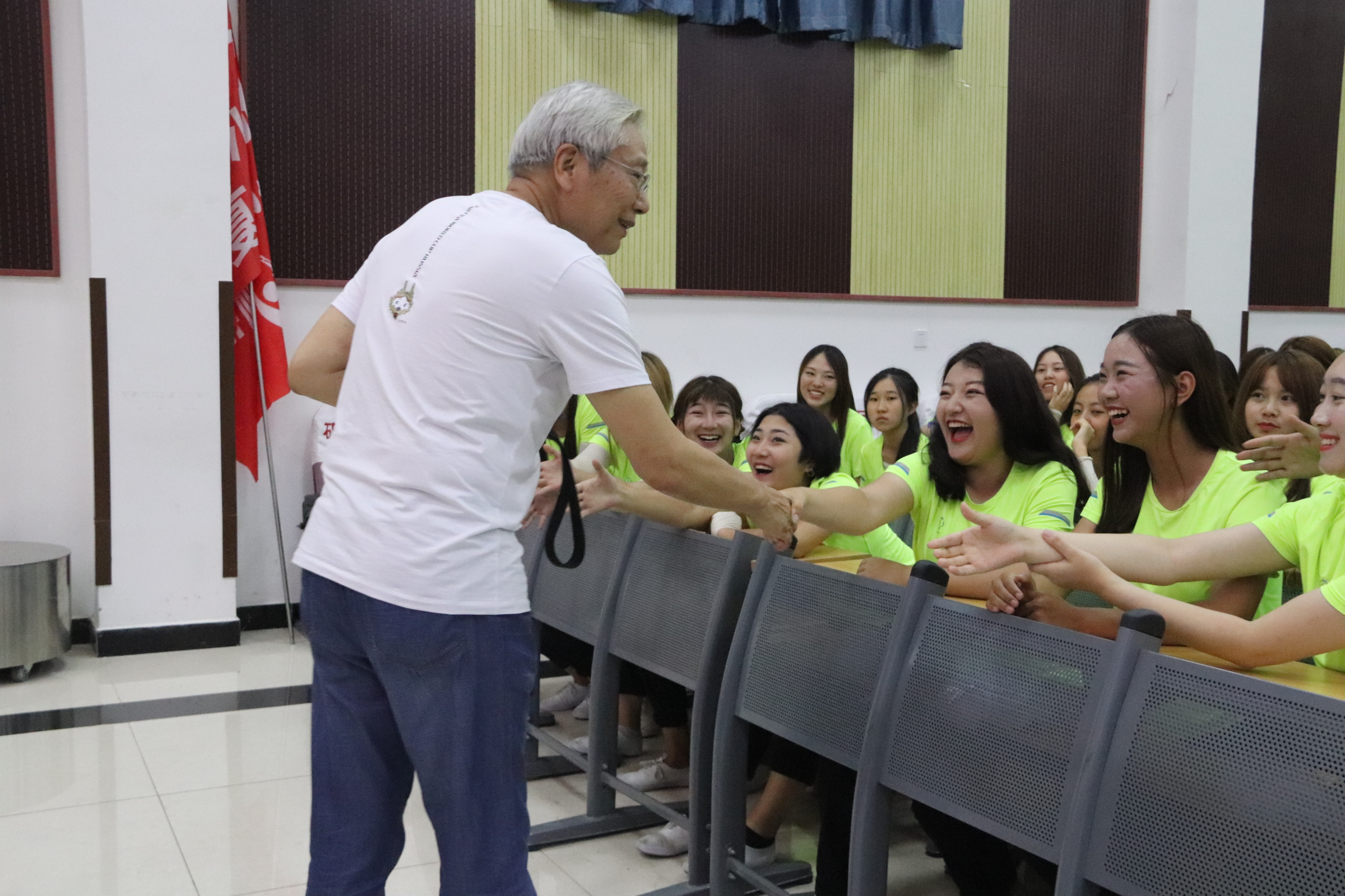 付林为北京演艺专修学院2018级新生分享音乐人生 付林为北京演艺专修学院2018级新生分享音乐人生