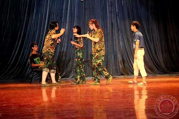 我院2013级新生军训联欢晚会完美落幕 我院2013级新生军训联欢晚会完美落幕