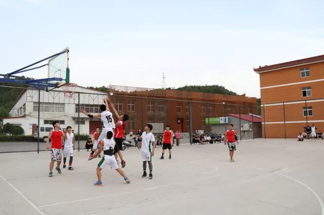 北京演艺专修学院成功举办第二十届篮球联赛 北京演艺专修学院成功举办第二十届篮球联赛