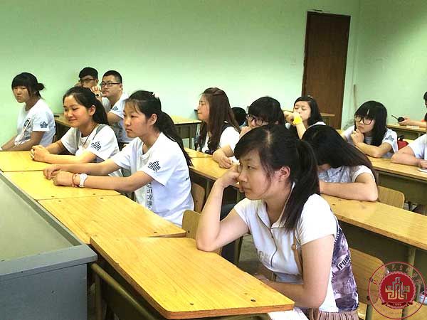 影视编导与制作系接待大一夏令营新生