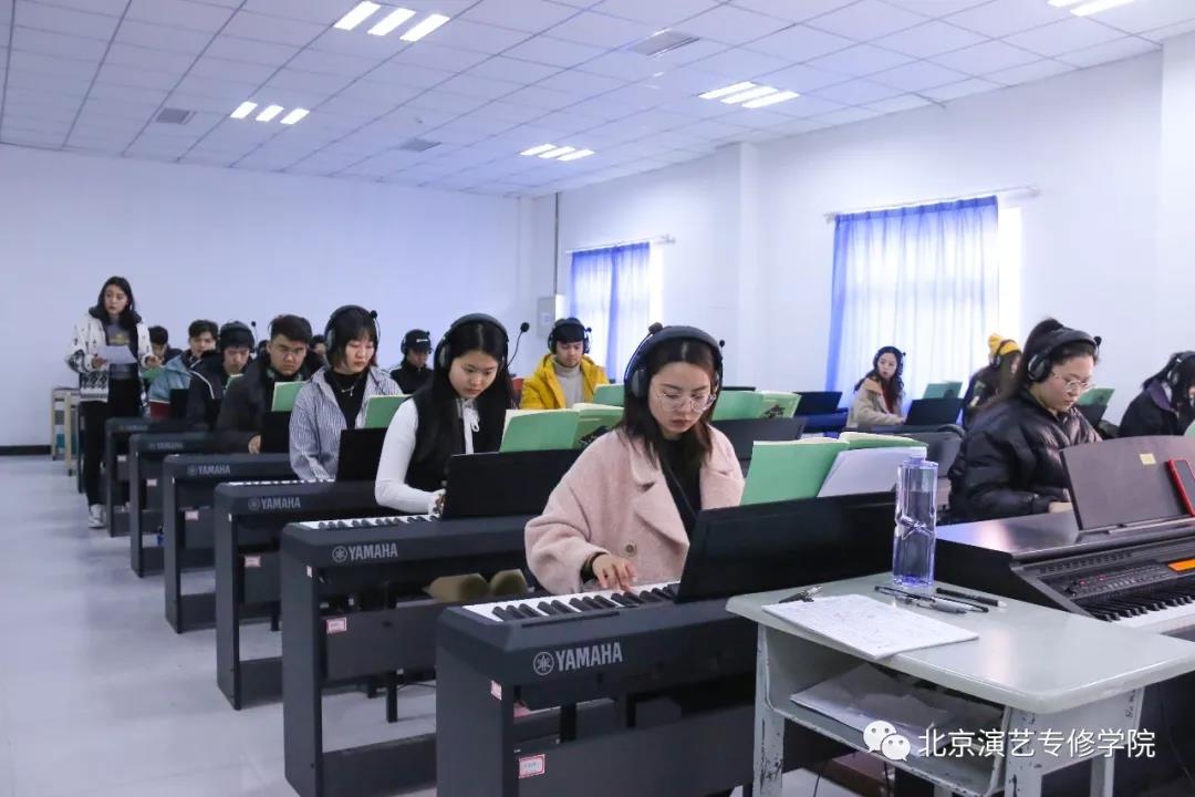 回归母校 重装上阵 回归母校 重装上阵