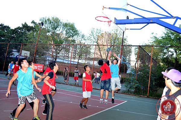 我院文化产业管理系举办新老生篮球赛 我院文化产业管理系举办新老生篮球赛