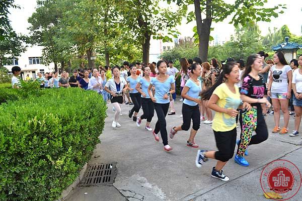 律动的校园 青春激荡