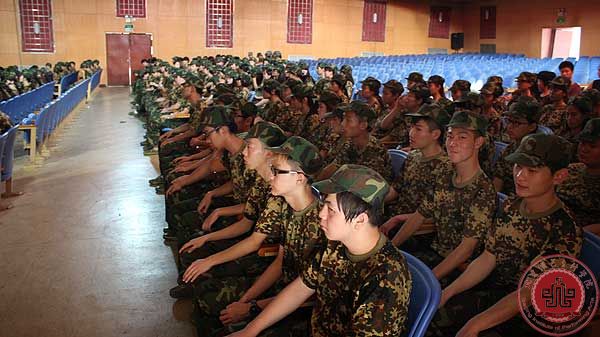 新生军训正式拉开帷幕 新生军训正式拉开帷幕