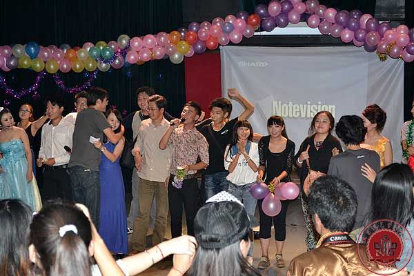 影视编导系与美术系携手欢庆中秋