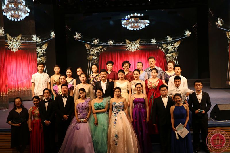 北京演艺专修学院第八届钢琴、声乐才艺大赛完满落幕 北京演艺专修学院第八届钢琴、声乐才艺大赛完满落幕