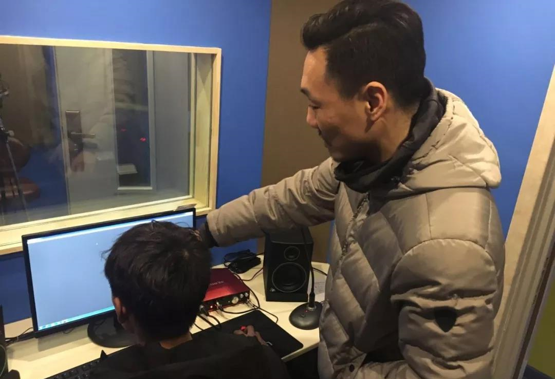 朝气蓬勃 不断进步 新学期 新目标 朝气蓬勃 不断进步 新学期 新目标